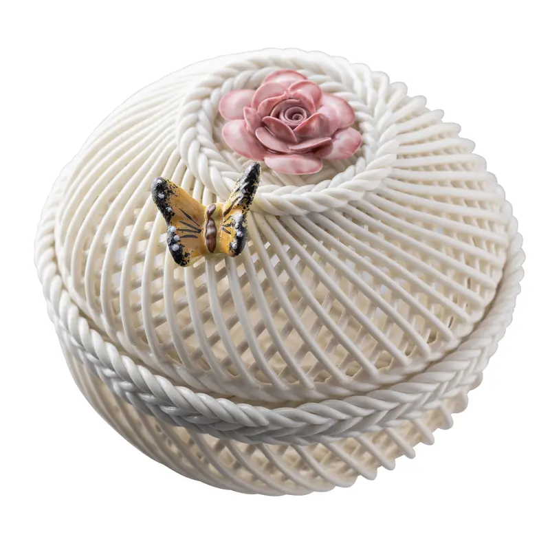 Belleek Classic Flowers Of The Month – June: Rose Ornament 1