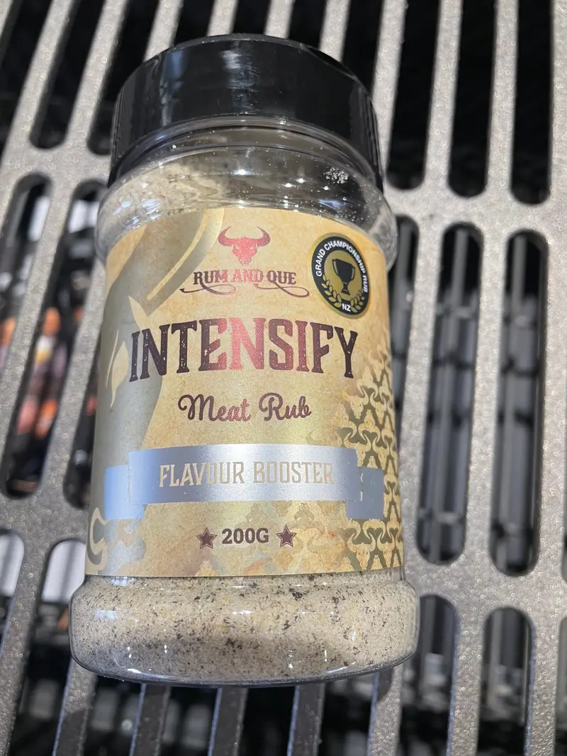 Rum & Que Intensify Dry Rub Shaker – Bold, Heat-Forward Spice Mix 1
