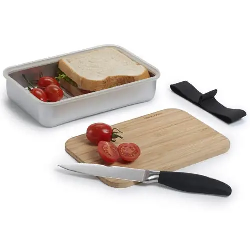 Sandwich-Shaped Serving Board With On-Board Grooves 1